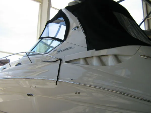 Slide: The Image of Sea Ray *Sundancer* 2006 - 7