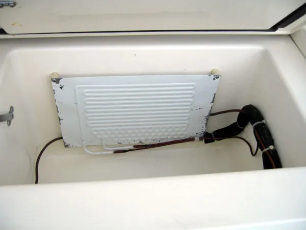Slide: The Image of Blackfin 38 Convertible 1992 - 11
