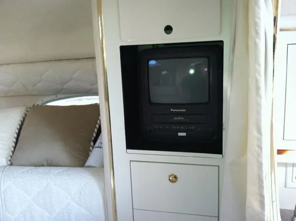 Slide: The Image of Sea Ray Sundancer 2001 - 2