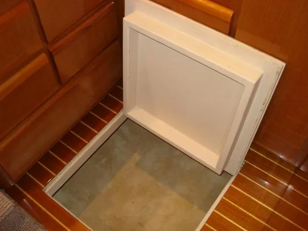 Slide: The Image of Post Sportfish Convertible 2002 - 11