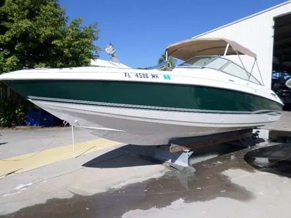 Slide: The Image of Wellcraft 260 Bowrider 2002 - 0