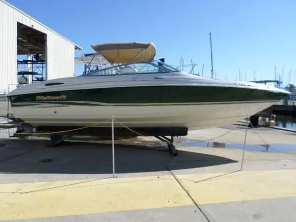 Slide: The Image of Wellcraft 260 Bowrider 2002 - 1