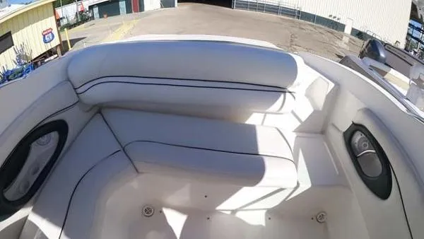 Slide: The Image of Wellcraft 260 Bowrider 2002 - 11