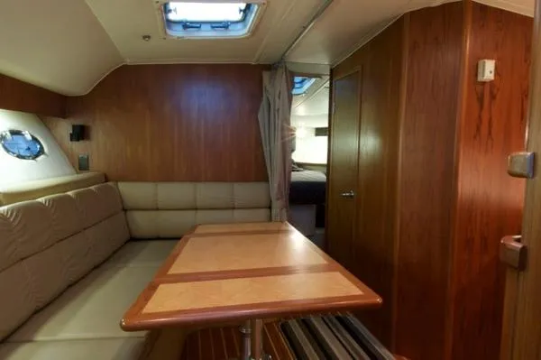 Slide: The Image of Tiara 4100 Open 2000 - 4