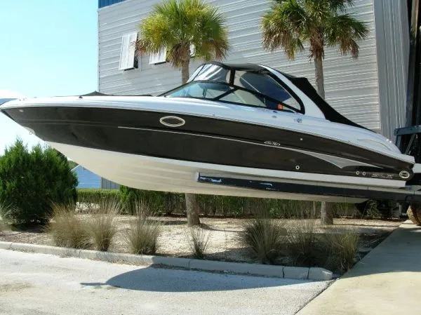 Slide: The Image of Sea Ray *Bowrider* 290 SLX 2006 - 0