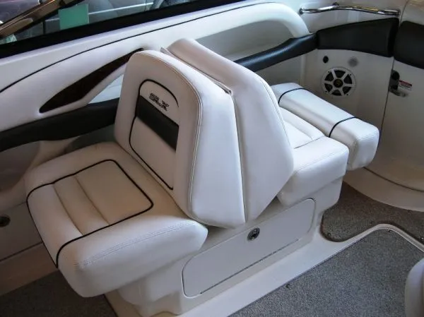 Slide: The Image of Sea Ray *Bowrider* 290 SLX 2006 - 4