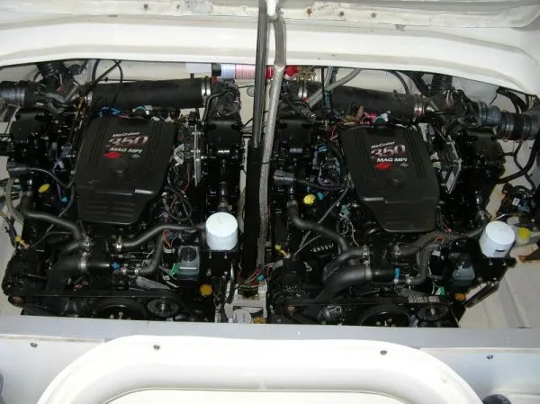 Slide: The Image of Sea Ray *Bowrider* 290 SLX 2006 - 9