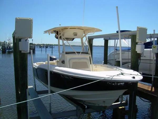 Slide: The Image of Scout 210 Sportfish 2004 - 0