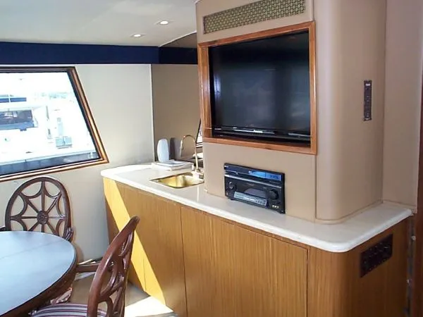 Slide: The Image of Hatteras Cockpit Motoryacht 1988 - 10