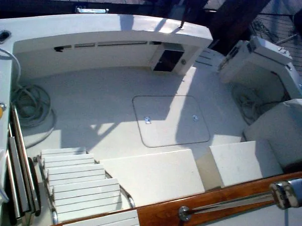Slide: The Image of Hatteras Cockpit Motoryacht 1988 - 5