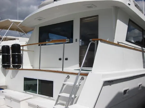 Slide: The Image of Hatteras Cockpit Motoryacht 1988 - 6