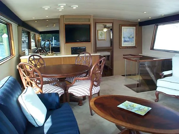 Slide: The Image of Hatteras Cockpit Motoryacht 1988 - 9