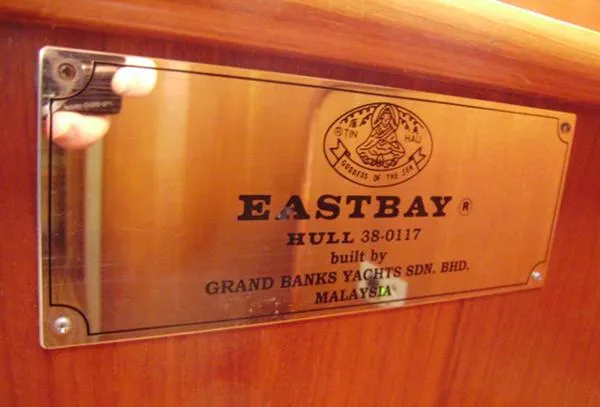 Slide: The Image of Grand Banks Eastbay 38 2002 - 4