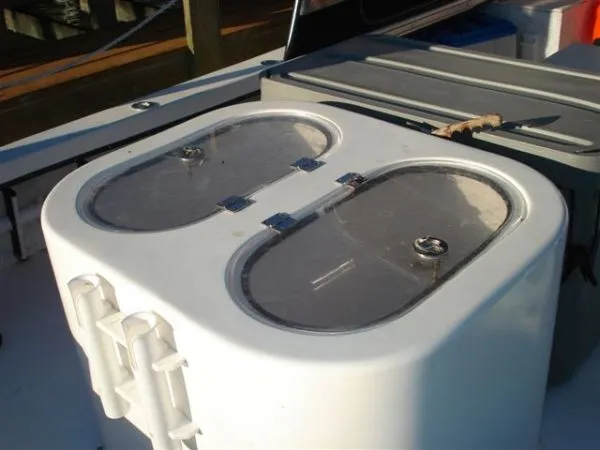Slide: The Image of SABALO *32 Pilothouse* 2000 - 7