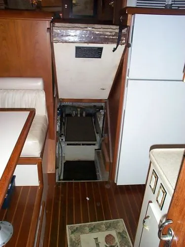 Slide: The Image of Californian Cockpit Motor Yacht 1989 - 8