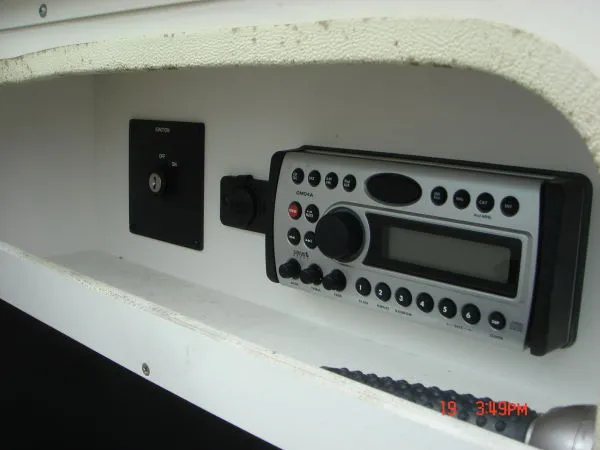 Slide: The Image of Sea Ray 240SD 2007 - 7