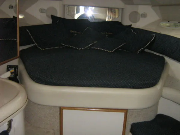 Slide: The Image of Sea Ray *34 Sundancer* 2000 - 2