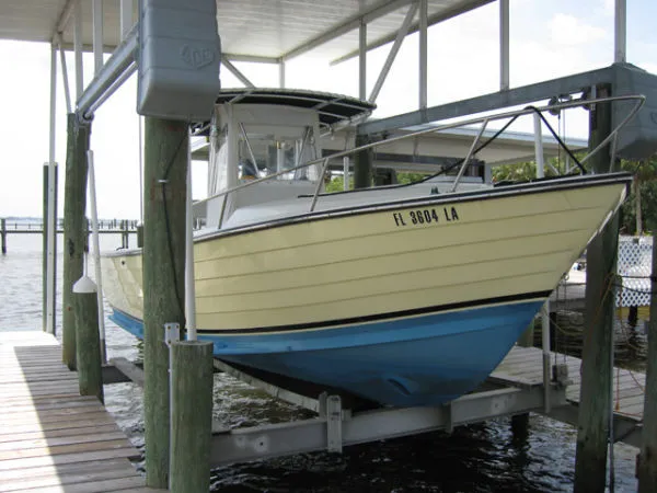 Slide: The Image of Fort Myers Yacht and Shipbuild 24 Captiva 1987 - 10