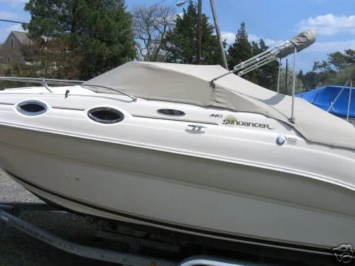 Slide: The Image of Sea Ray 2002 - 8