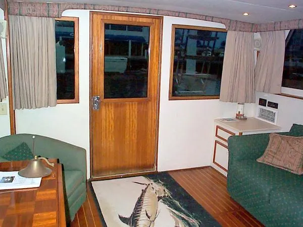 Slide: The Image of Hatteras Flybridge Convertible 1977 - 8