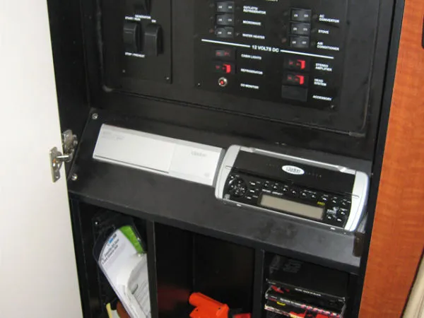 Slide: The Image of Sea Ray 280 Sundancer 2005 - 10