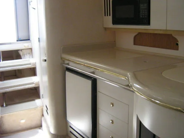 Slide: The Image of Sea Ray *310 Sundancer* 2000 - 1