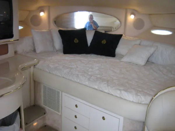 Slide: The Image of Sea Ray *310 Sundancer* 2000 - 3