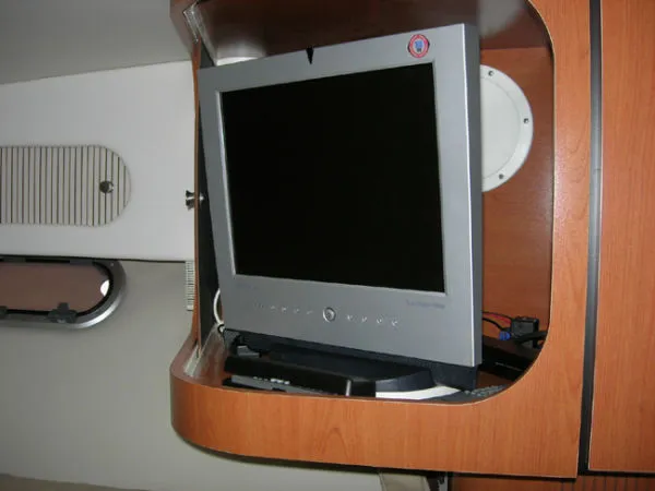 Slide: The Image of Four Winns 2003 - 2