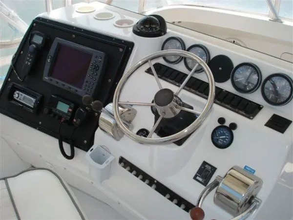 Slide: The Image of Luhrs *36 Convertible* 1998 - 10