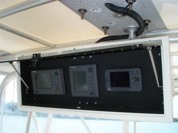 Slide: The Image of Luhrs *36 Convertible* 1998 - 11