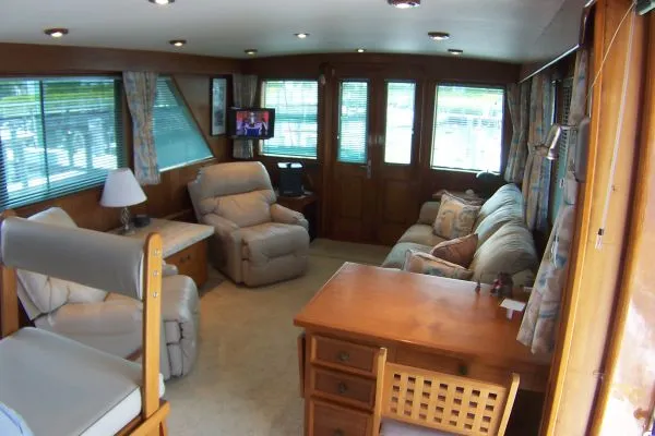 Slide: The Image of Hatteras LRC Yachtfish 1979 - 6
