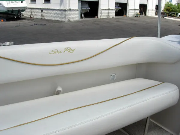 Slide: The Image of Sea Ray 2000 - 6