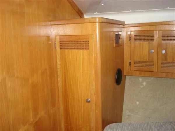 Slide: The Image of Cabo *35 Flybridge Sedan* 1995 - 6