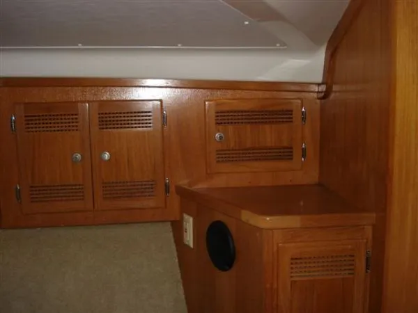 Slide: The Image of Cabo *35 Flybridge Sedan* 1995 - 7