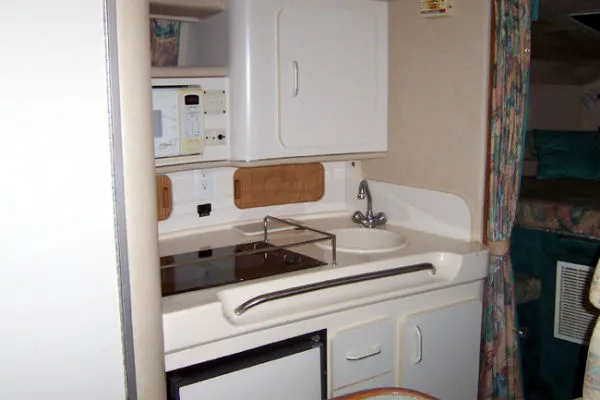 Slide: The Image of Sea Ray Sundancer 1996 - 6