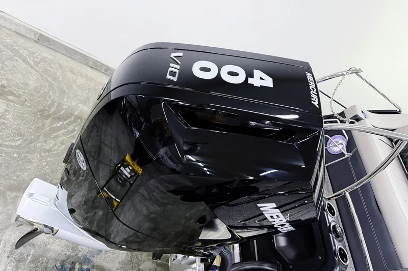 Slide: The Image of 2026 Barletta Lusso 25UA with Mercury 400 V10 outboard engine, top view. - 4