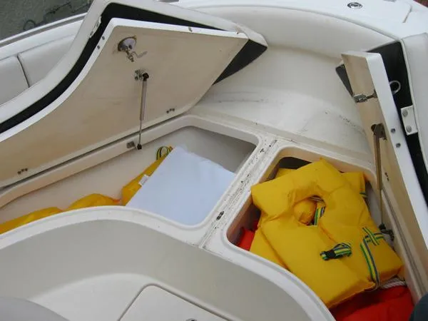 Slide: The Image of Robalo Center Console 2006 - 7