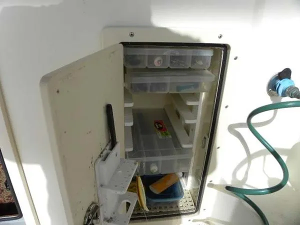 Slide: The Image of Parker Marine 2530 Extended Cabin 1998 - 11