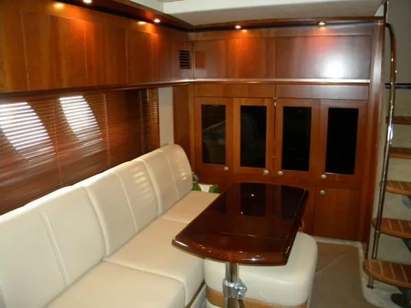 Slide: The Image of Sea Ray 48 Sundancer 2006 - 2