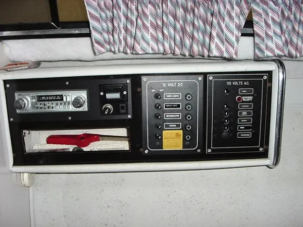 Slide: The Image of Wellcraft Aruba 232 1987 - 3