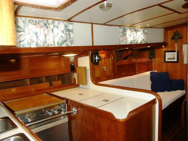 Slide: The Image of Valiant Cutter Rig 1991 - 5