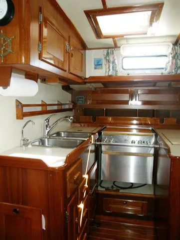 Slide: The Image of Valiant Cutter Rig 1991 - 8