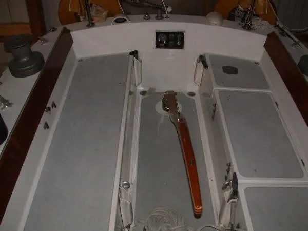 Slide: The Image of CAL BOATS Cal 39 1972 - 6