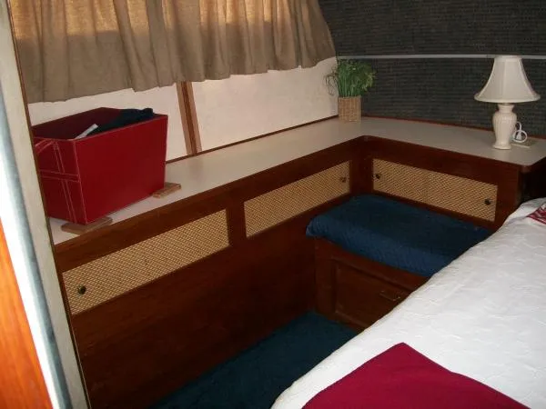 Slide: The Image of Ocean Yachts Sunliner - Aft Cabin 1982 - 10