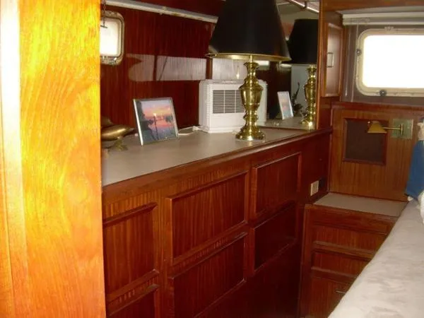 Slide: The Image of Hatteras Flybridge 1979 - 8