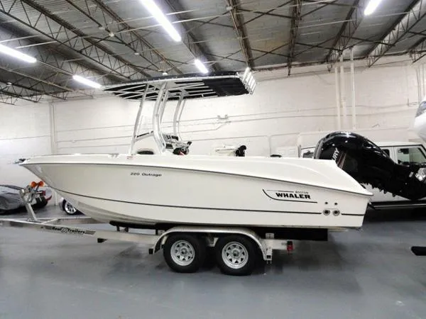 Slide: The Image of Boston Whaler 22 Outrage 2013 - 0