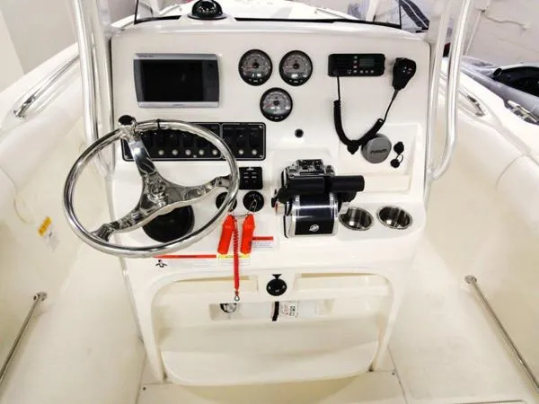 Slide: The Image of Boston Whaler 22 Outrage 2013 - 5