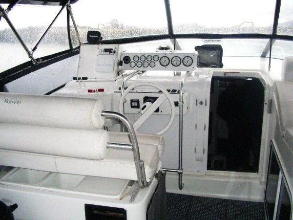 Slide: The Image of Mainship Open Express 1990 - 10