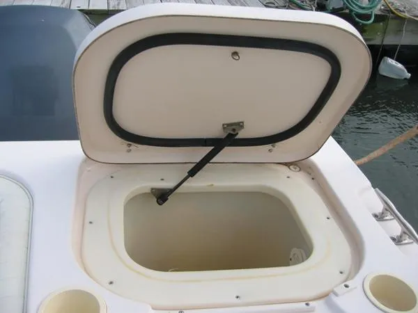Slide: The Image of Grady White 272 Sport Fisherman 1998 - 10