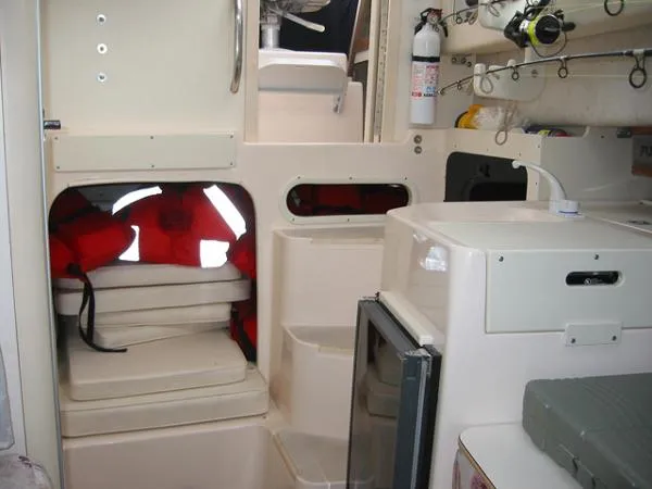 Slide: The Image of Grady White 272 Sport Fisherman 1998 - 3